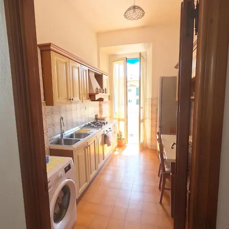 2 June * Λα Σπέτσια