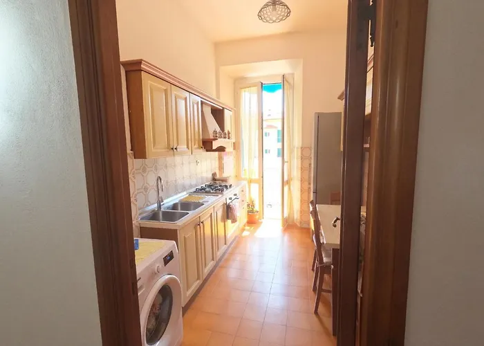 2 June * Λα Σπέτσια